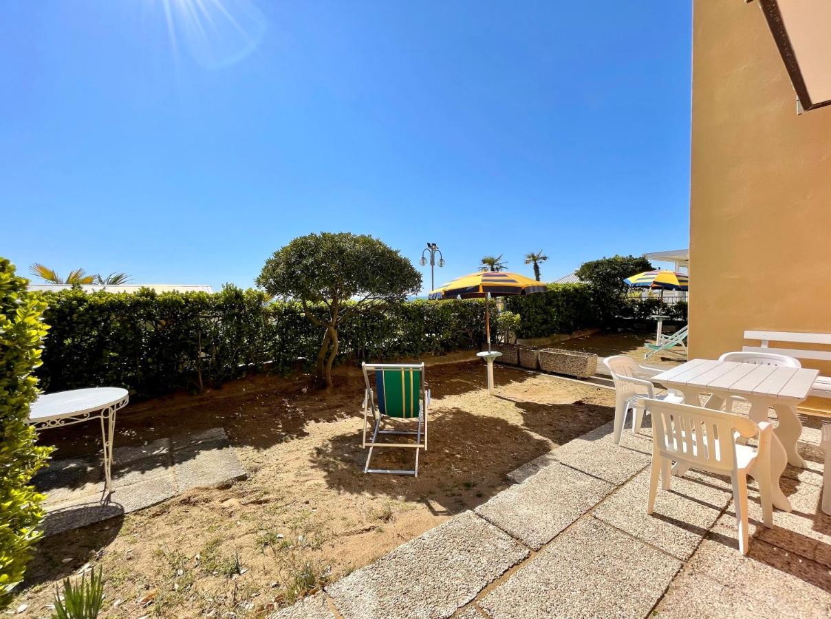 Villa Fronte Mare-Carraro Immobiliare Jesolo - Family Apartments Dış mekan fotoğraf