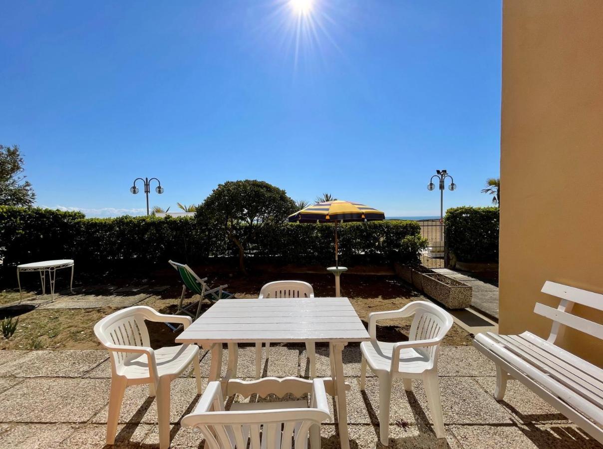 Villa Fronte Mare-Carraro Immobiliare Jesolo - Family Apartments Dış mekan fotoğraf