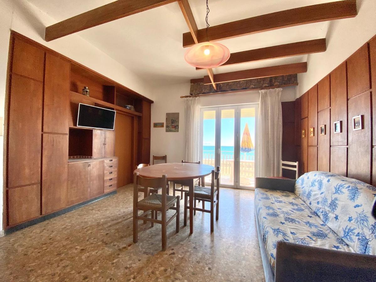 Villa Fronte Mare-Carraro Immobiliare Jesolo - Family Apartments Dış mekan fotoğraf