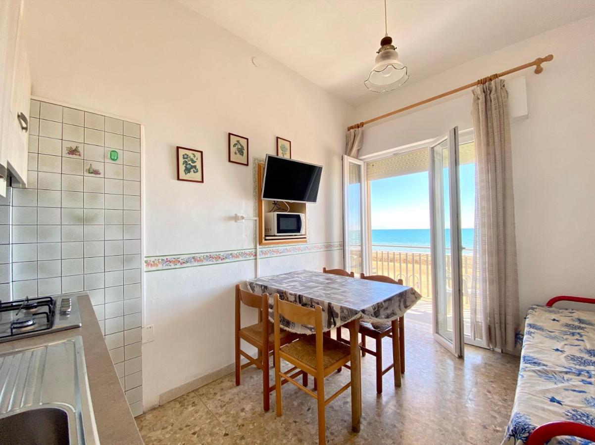 Villa Fronte Mare-Carraro Immobiliare Jesolo - Family Apartments Dış mekan fotoğraf
