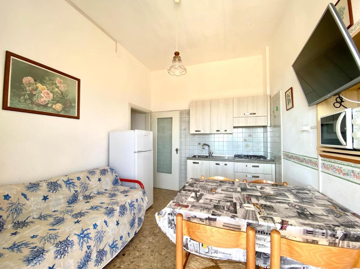 Villa Fronte Mare-Carraro Immobiliare Jesolo - Family Apartments Dış mekan fotoğraf
