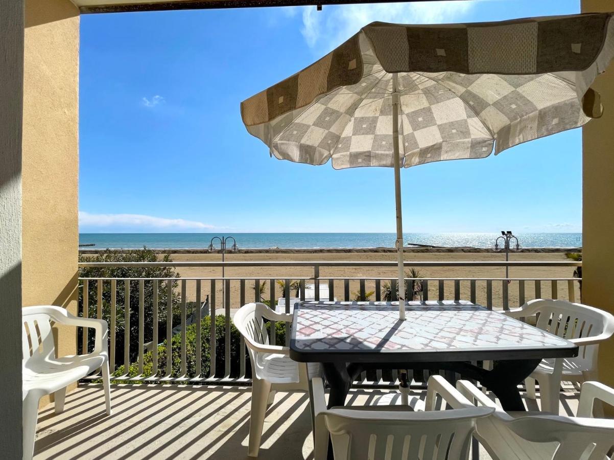 Villa Fronte Mare-Carraro Immobiliare Jesolo - Family Apartments Dış mekan fotoğraf
